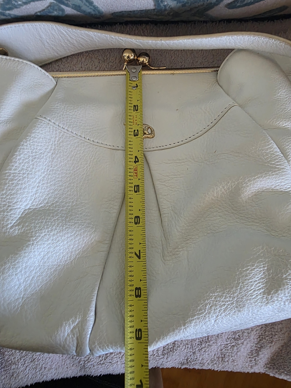Emma Fox White Leather Shoulder Bag with Gold Hardware - Picture 9 of 10